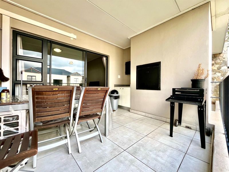 FOR SALE: MODERN APARTMENT WITH 3 BEDROOMS AND A BEAUTIFUL ENVIRONMENT - Photo 9