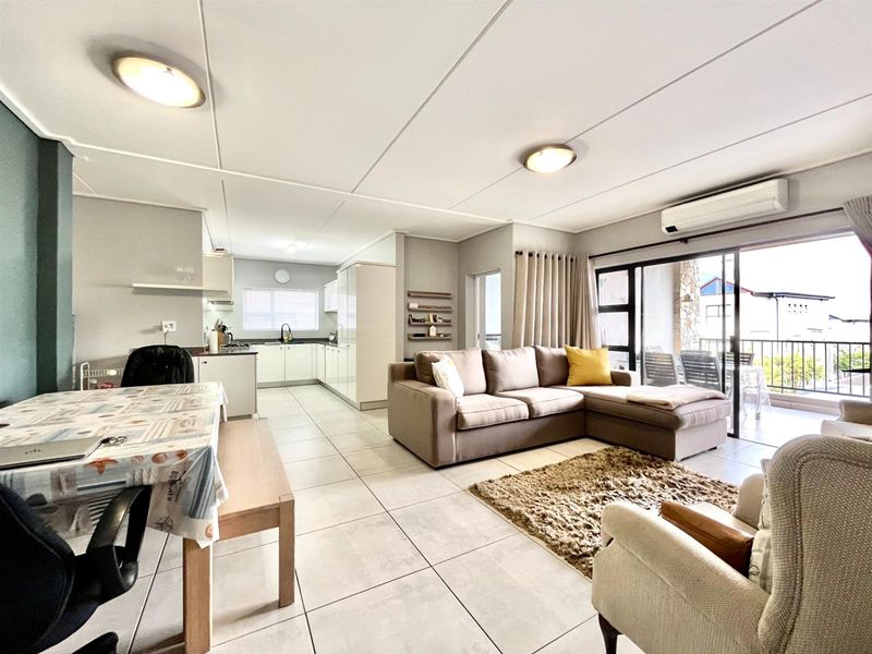 FOR SALE: MODERN APARTMENT WITH 3 BEDROOMS AND A BEAUTIFUL ENVIRONMENT - Photo 3