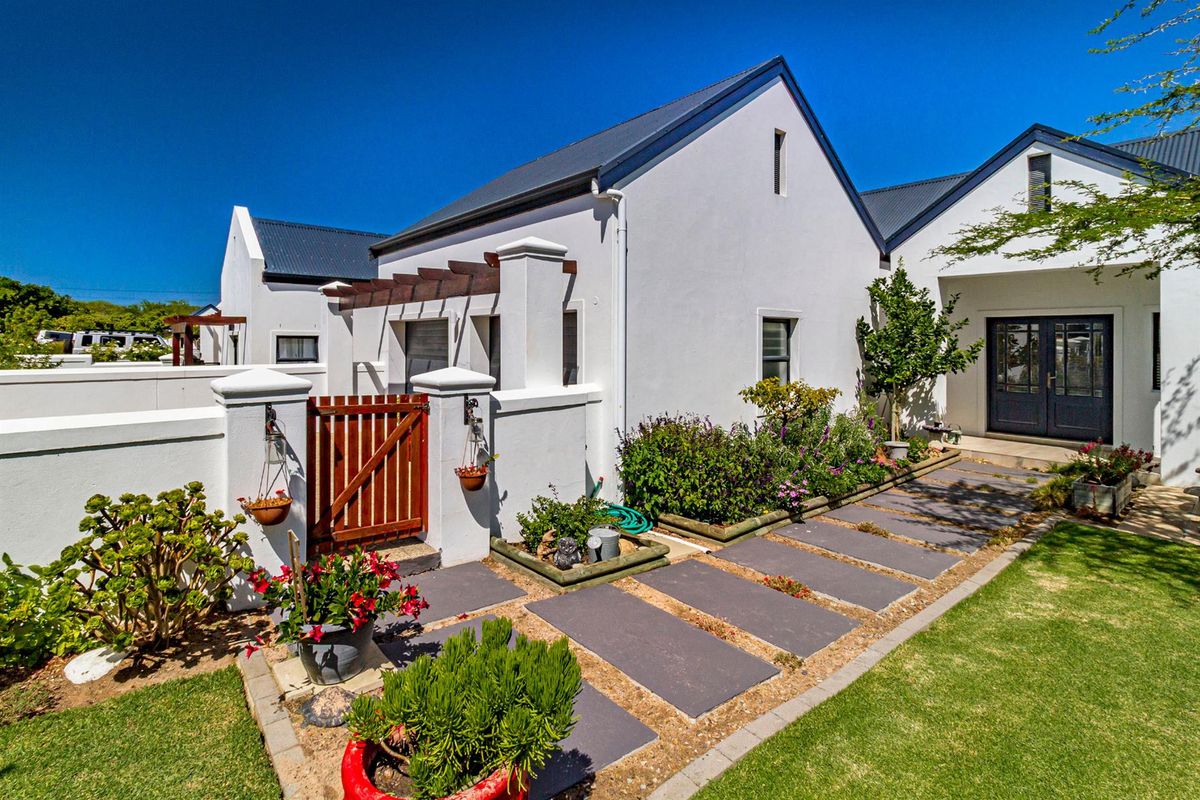 Elegant 3 bedroom home in the sought after - Croydon Olive Estate - Photo 3