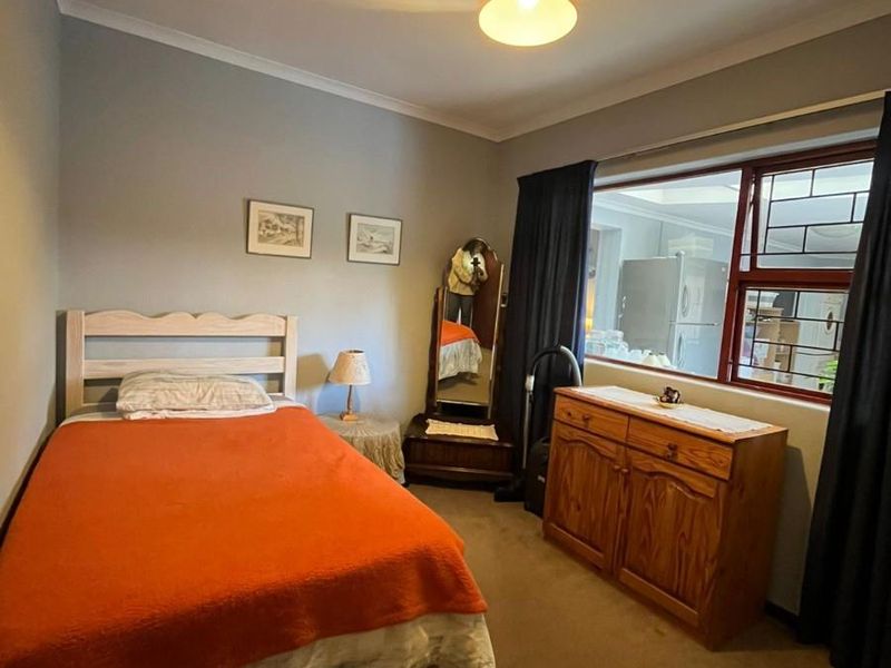 Spacious Family Living in Protea Heights Brackenfell - Photo 9