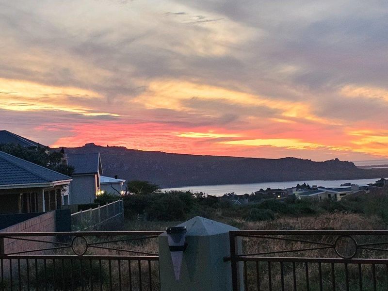 Uninterrupted views. Comfortable living. Space to grow. - Photo 3