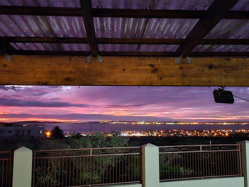 Uninterrupted views. Comfortable living. Space to grow. - Photo 4