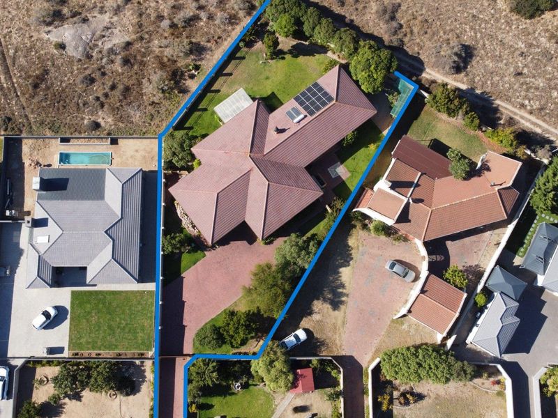 Uninterrupted views. Comfortable living. Space to grow. - Photo 2