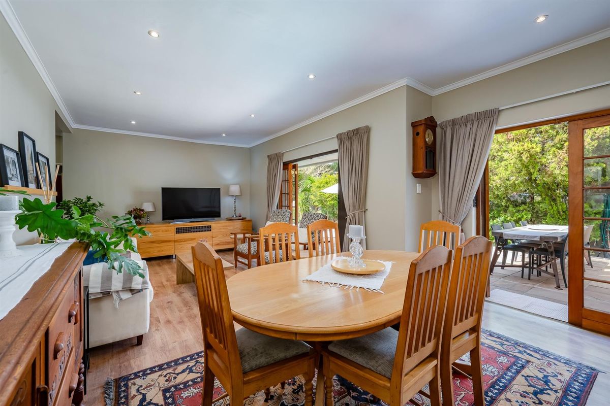 House For Sale in Golden Acre, Somerset West - Photo 3