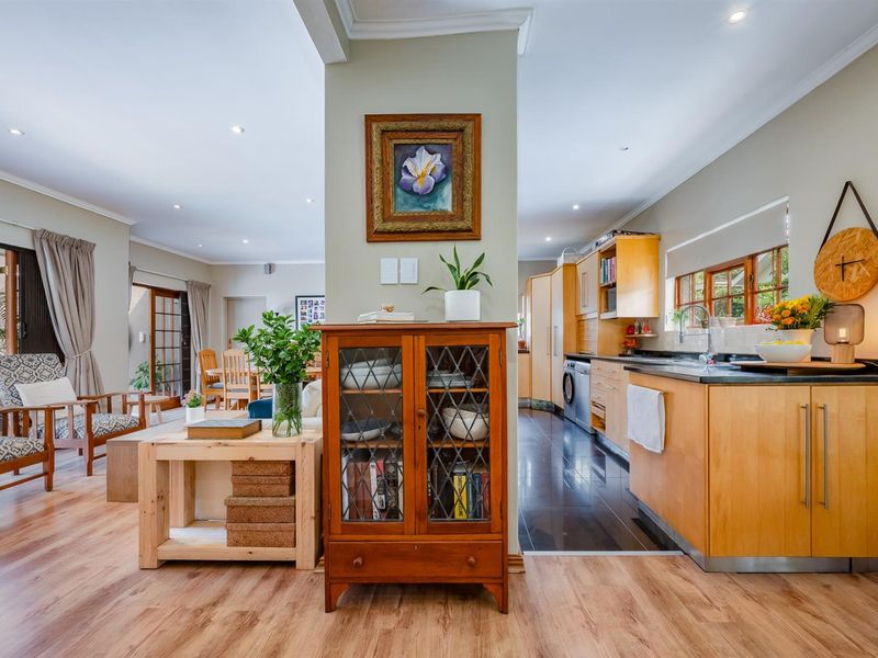 House For Sale in Golden Acre, Somerset West - Photo 9