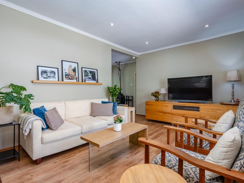 House For Sale in Golden Acre, Somerset West - Photo 6