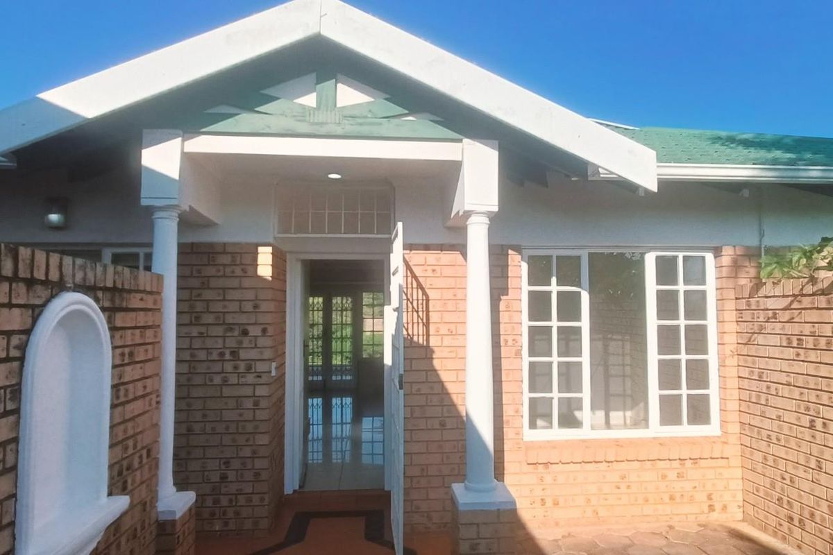 3 Bedroom Townhouse to Rent in Hillcrest Prime Location | Secure Estate Living - Photo 5