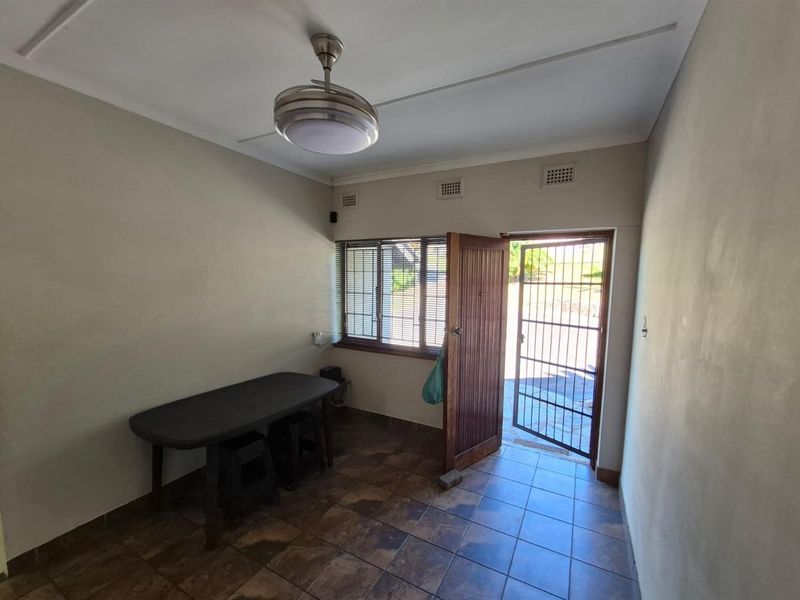 4 Bedroom House For Sale in Yellowwood Park, Durban, KwaZulu Natal - Photo 7