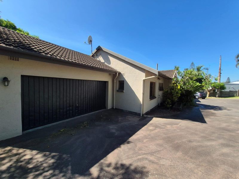 4 Bedroom House For Sale in Yellowwood Park, Durban, KwaZulu Natal - Photo 4