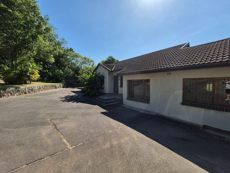 4 Bedroom House For Sale in Yellowwood Park, Durban, KwaZulu Natal - Photo 6