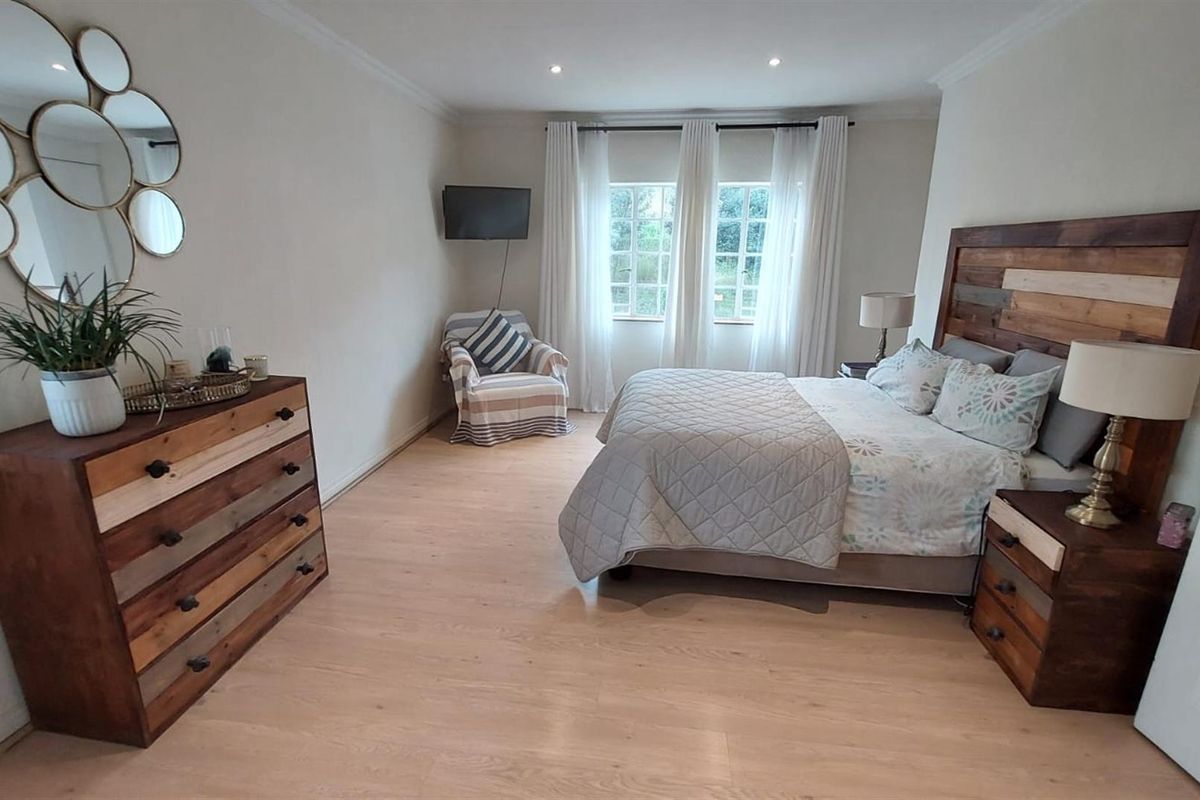 MODERN FOUR BEDROOM DUPLEX TOWNHOUSE FOR SALE IN GREAT LOCATION IN BASSONIA - Photo 2