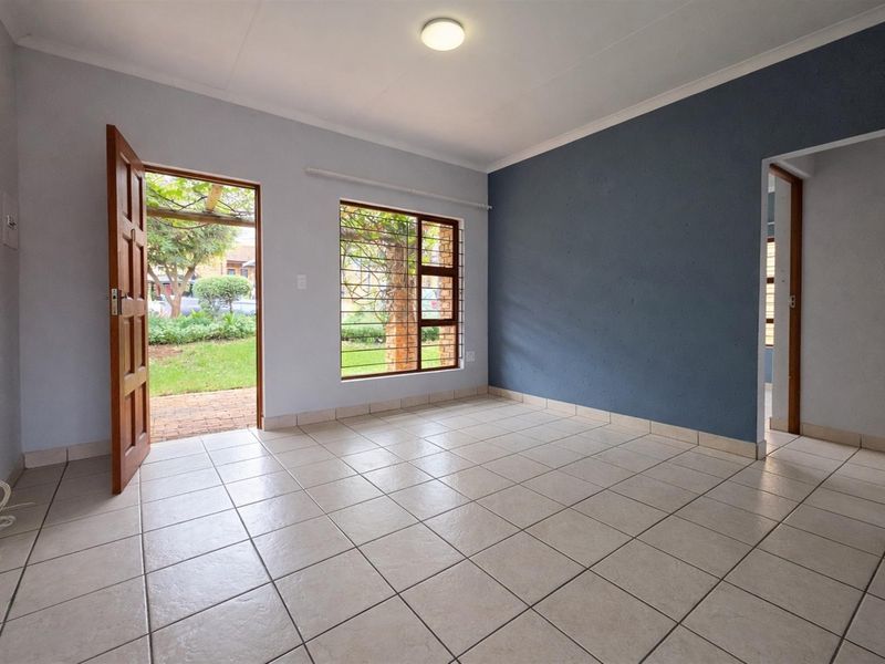 Northriding AH - Super 2 bedroom 2 bathroom simplex unit to let in a secure complex - Photo 5