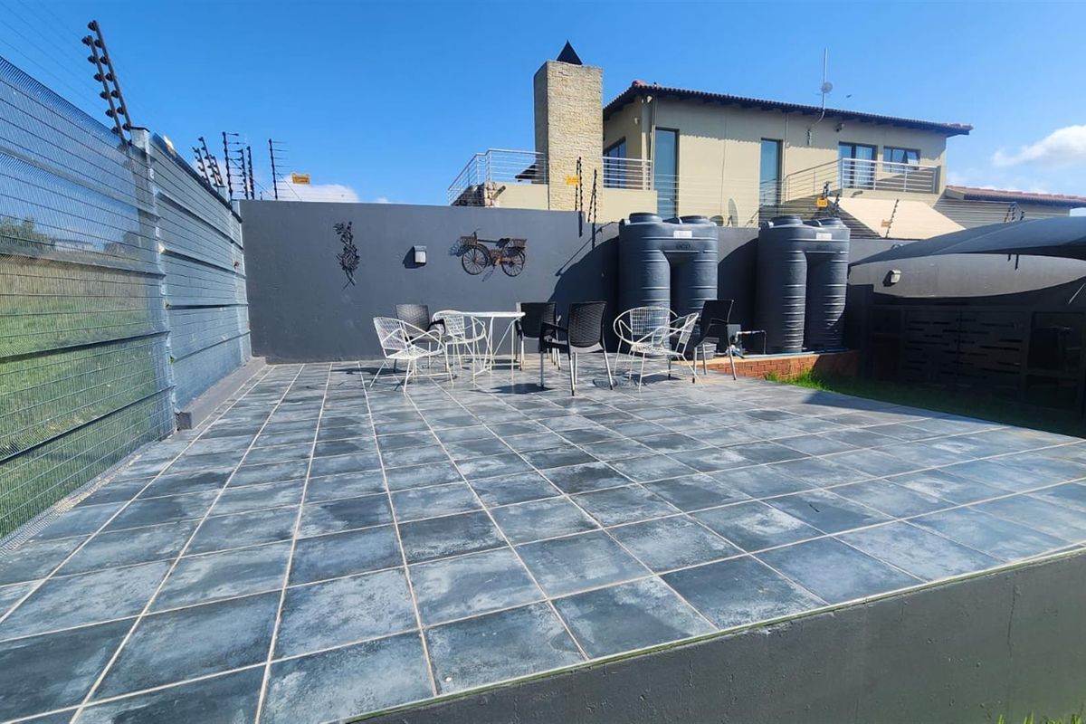 Modern Luxury with Breathtaking Views Heidelberg Estate - Photo 2