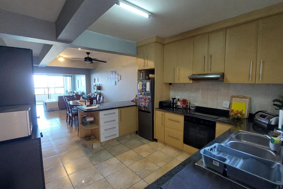Ocean View Apartment For Sale in Ramsgate, KwaZulu Natal - Photo 2