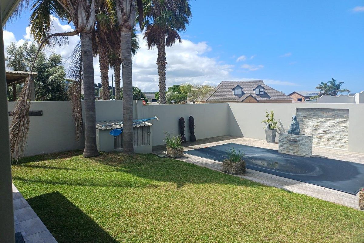 House For Sale in Stilbaai Wes, Stilbaai - Photo 3