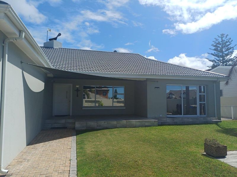 House For Sale in Stilbaai Wes, Stilbaai - Photo 1