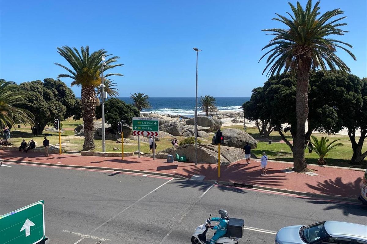 Retail Space To Rent in Camps Bay, Cape Town - Photo 2