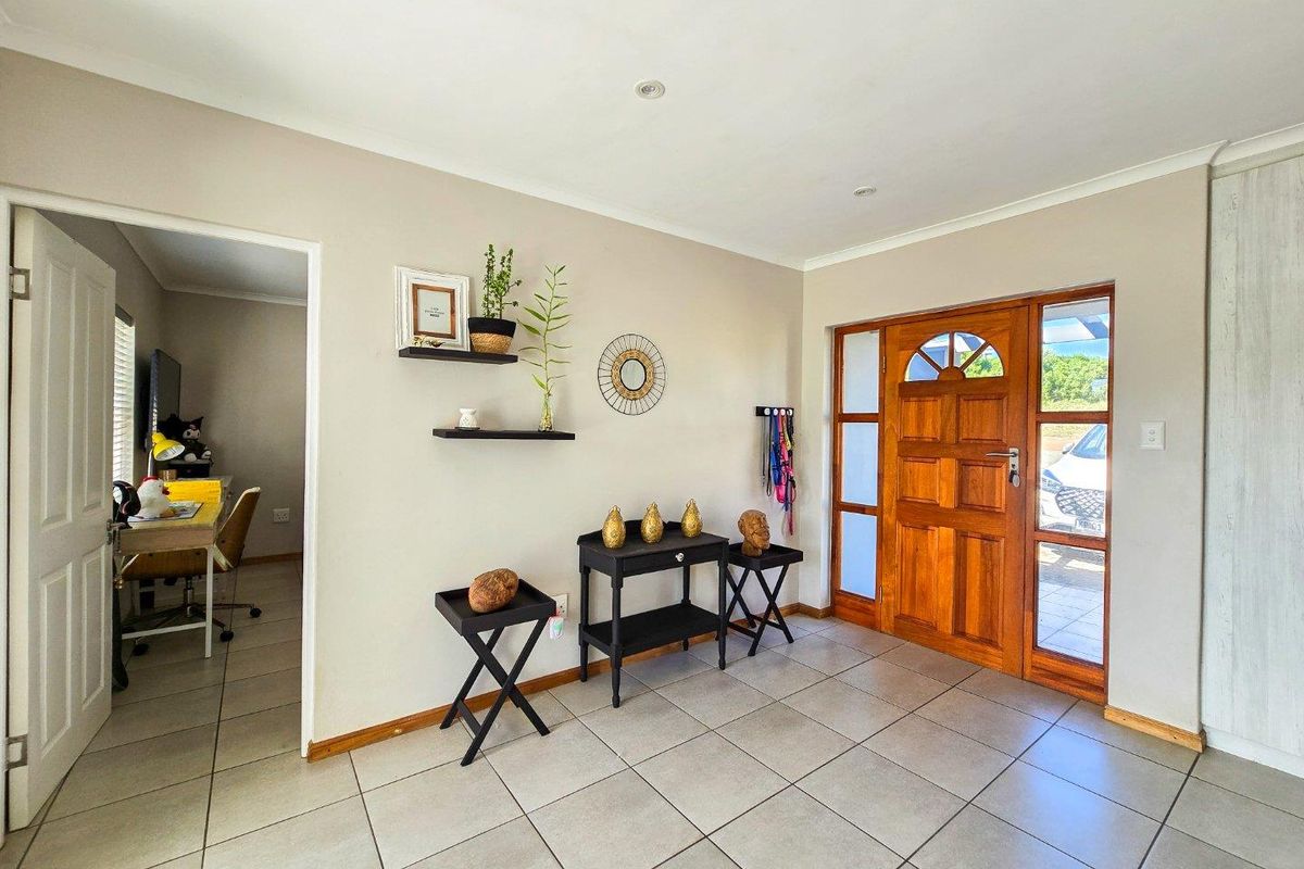 House For Sale in Stilbaai Wes, Stilbaai - Photo 4