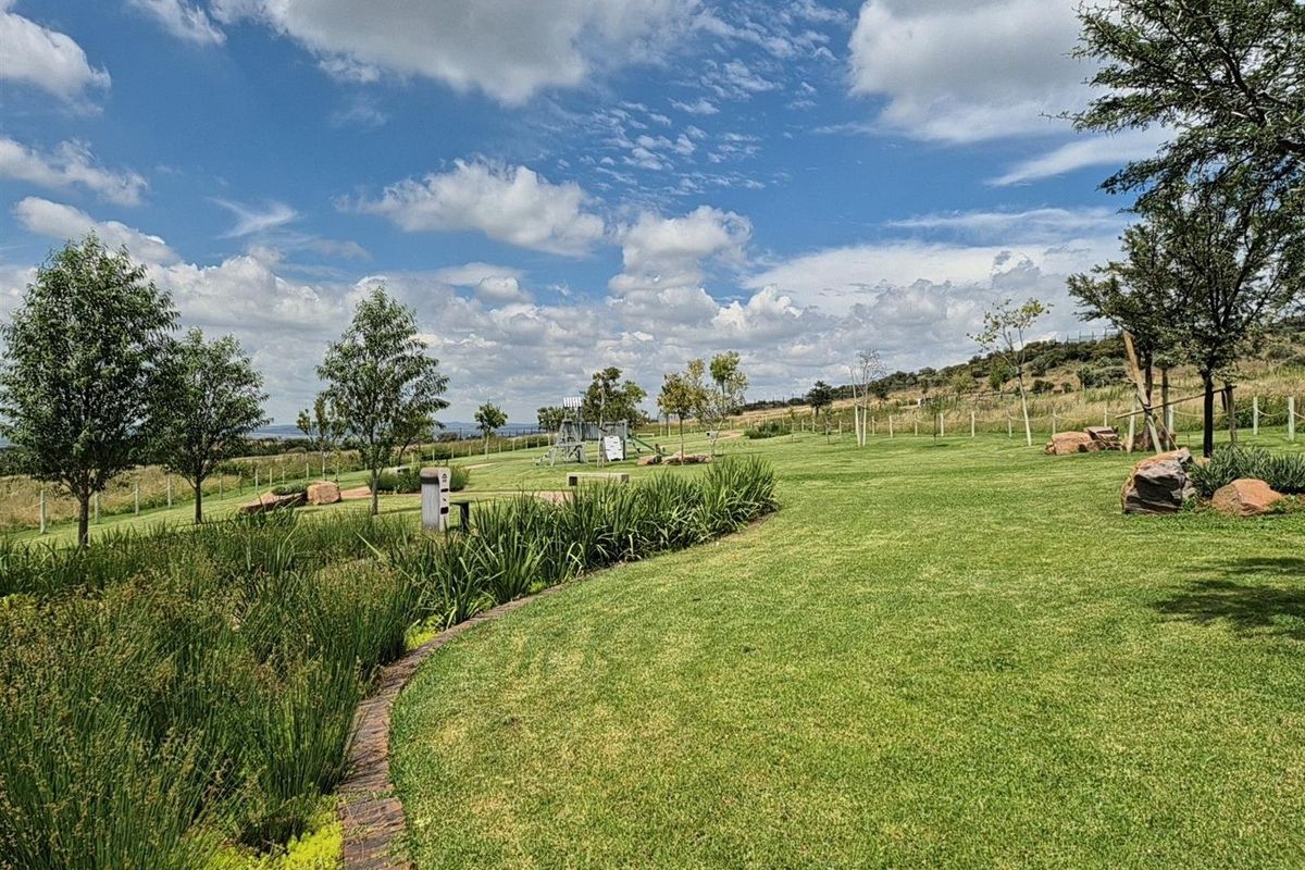 Own in an Upmarket Estate - 320 m2 Stand at Exceptional Value - Helderzicht Eco Estate - Photo 5