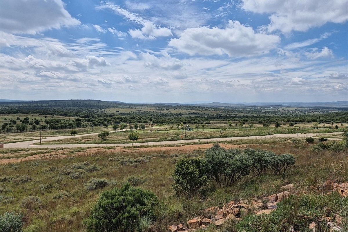 Own in an Upmarket Estate - 320 m2 Stand at Exceptional Value - Helderzicht Eco Estate - Photo 2