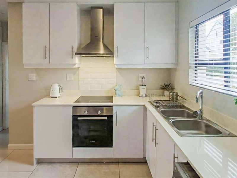 Brand New on the Market | Stylish Garden Apartment with Exceptional Lifestyle Living - Photo 6