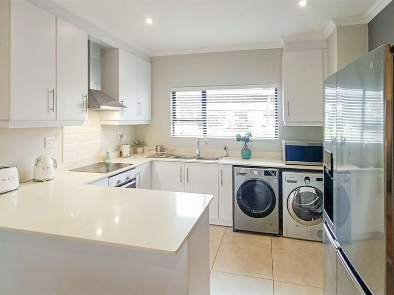 Brand New on the Market | Stylish Garden Apartment with Exceptional Lifestyle Living - Photo 5