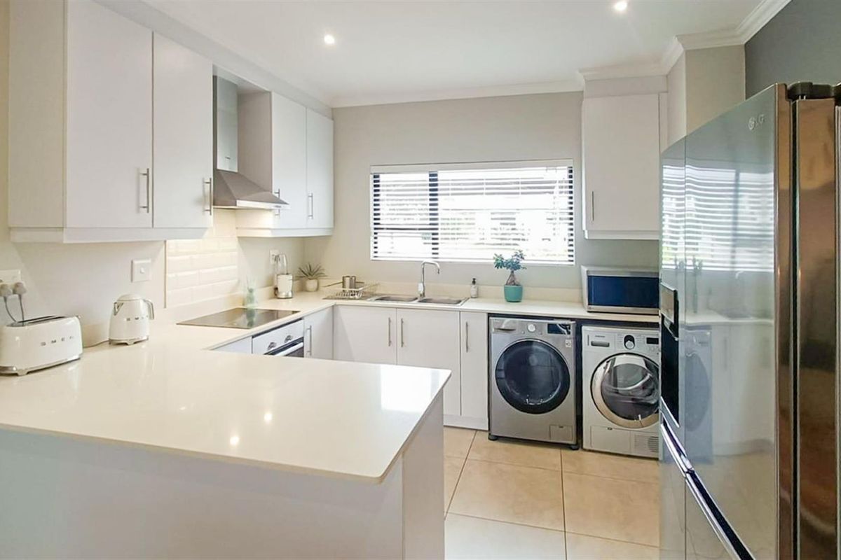 Brand New on the Market | Stylish Garden Apartment with Exceptional Lifestyle Living - Photo 5