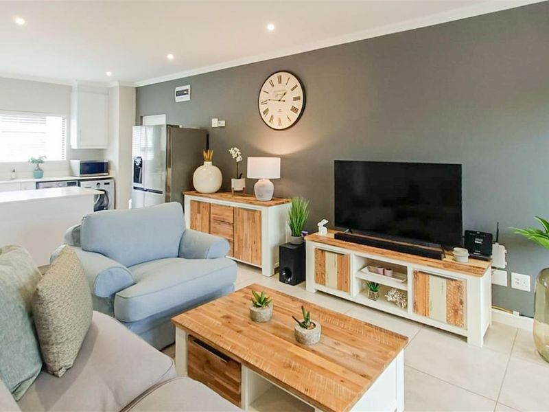 Brand New on the Market | Stylish Garden Apartment with Exceptional Lifestyle Living - Photo 3