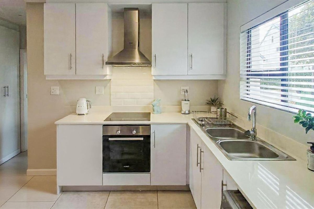 Brand New on the Market | Stylish Garden Apartment with Exceptional Lifestyle Living - Photo 4