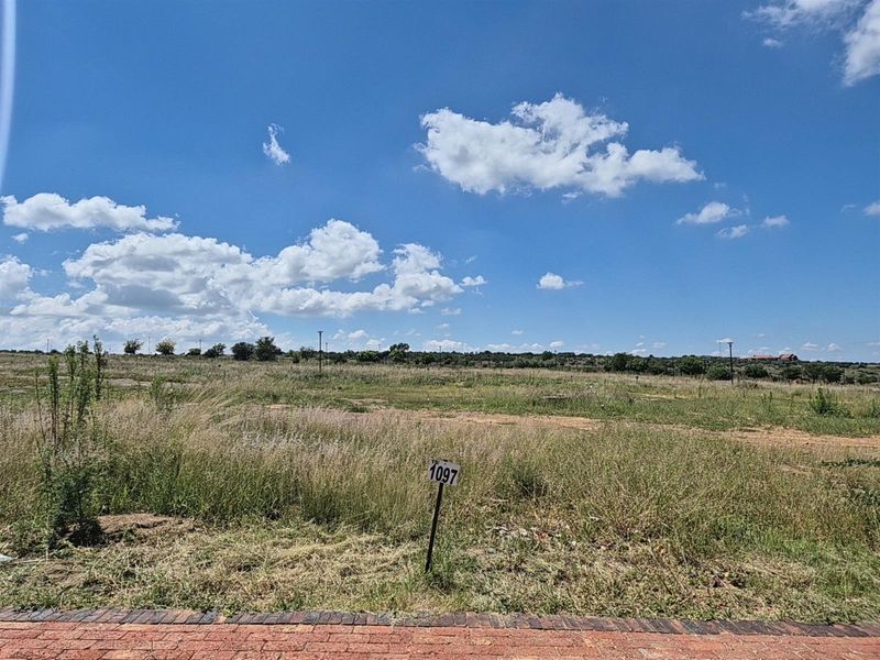 Prime 320 m2 Stand in Secure Estate - Exceptional Investment For Sale in Helderzicht Eco Estate - Photo 10