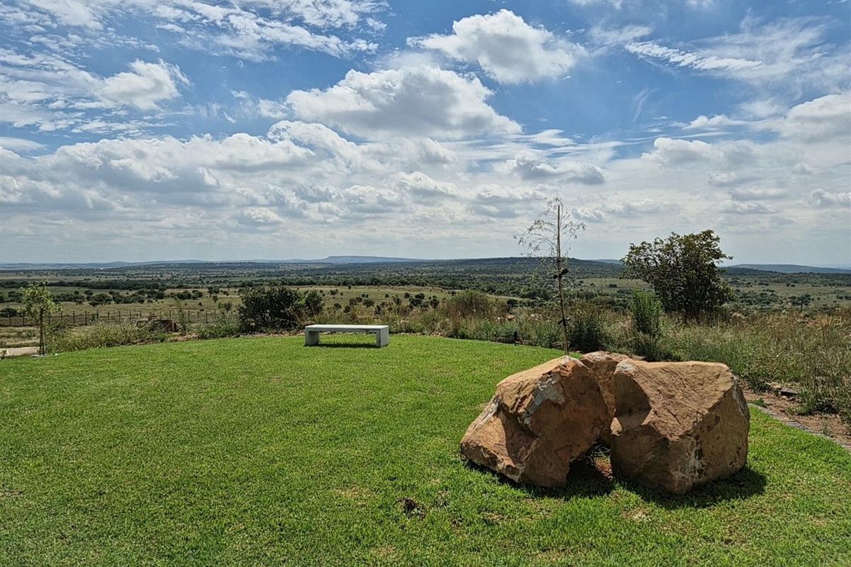 Prime 320 m2 Stand in Secure Estate - Exceptional Investment For Sale in Helderzicht Eco Estate - Photo 4