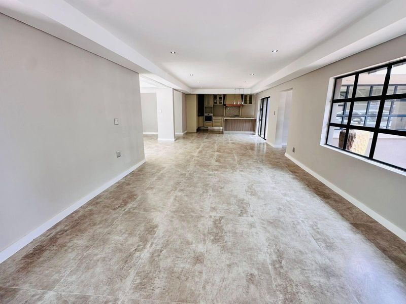 Elegant Family Living in a Secure Bryanston Enclave, with Separate Cottage! - Photo 8