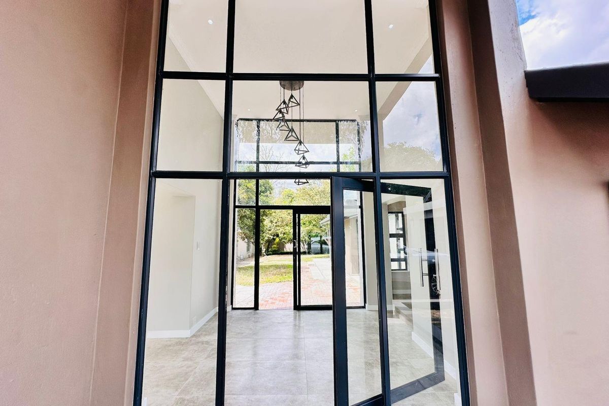 Elegant Family Living in a Secure Bryanston Enclave, with Separate Cottage! - Photo 5