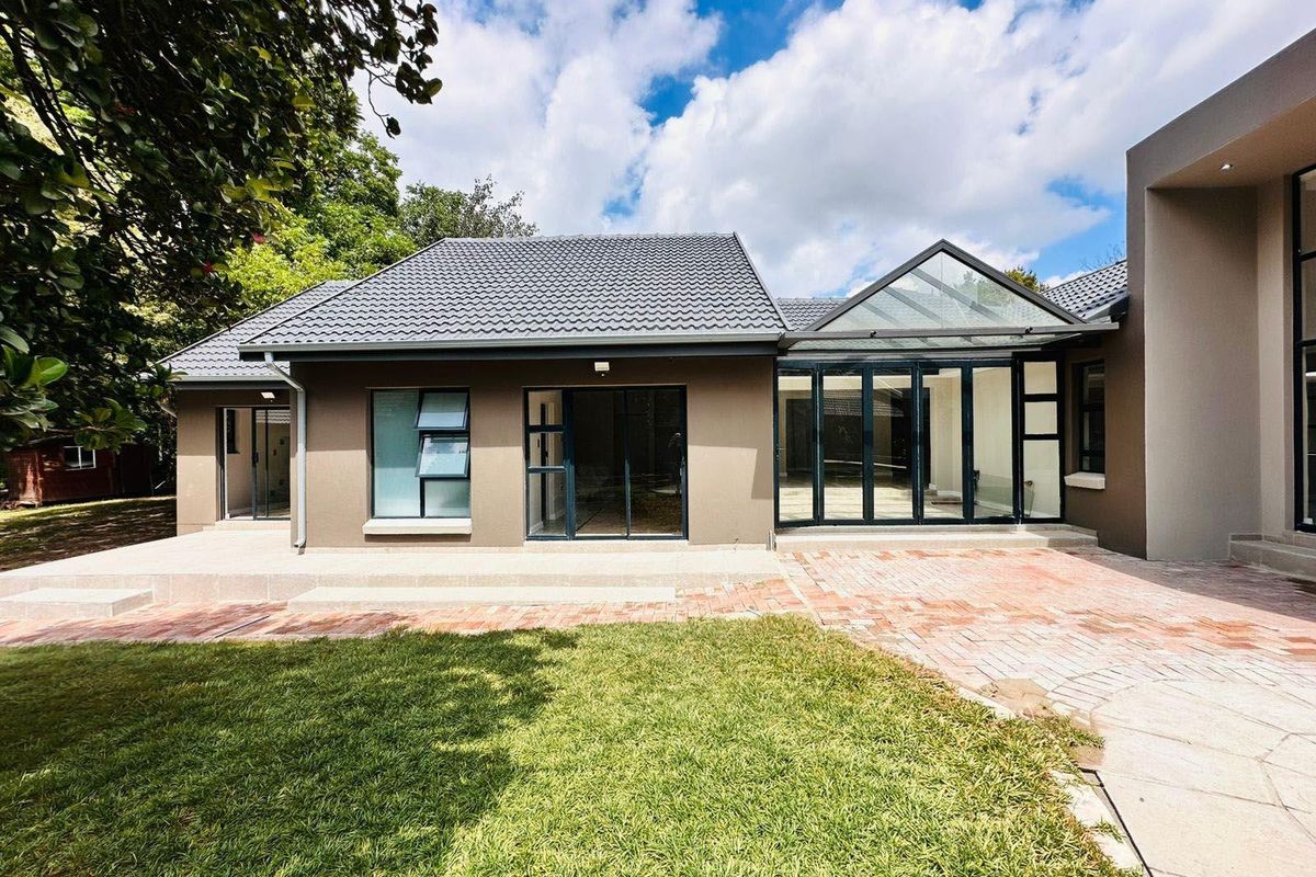 Elegant Family Living in a Secure Bryanston Enclave, with Separate Cottage! - Photo 3