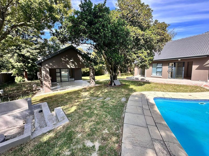 Elegant Family Living in a Secure Bryanston Enclave, with Separate Cottage! In Boomed Area. - Photo 5