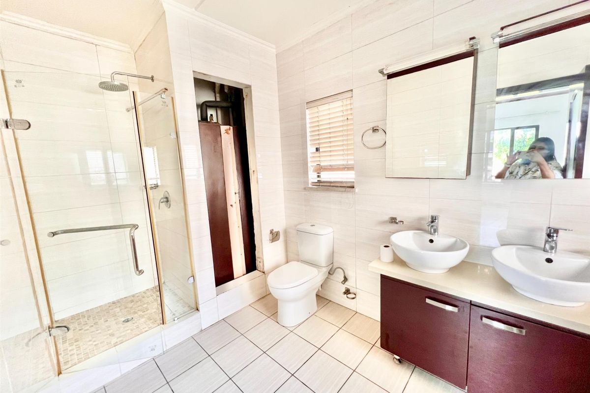 Modern Ground floor 2 Bed Apartment - Photo 4