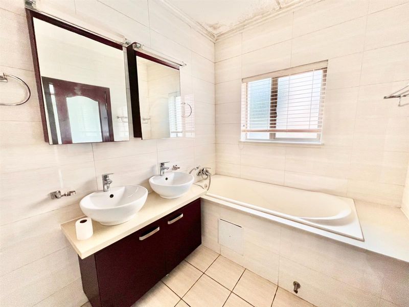 Modern Ground floor 2 Bed Apartment - Photo 2