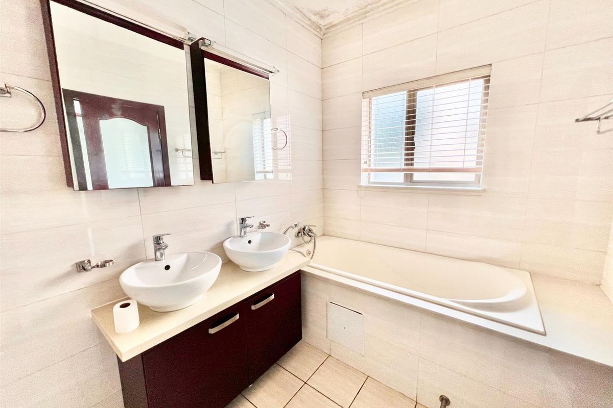 Modern Ground floor 2 Bed Apartment - Photo 2