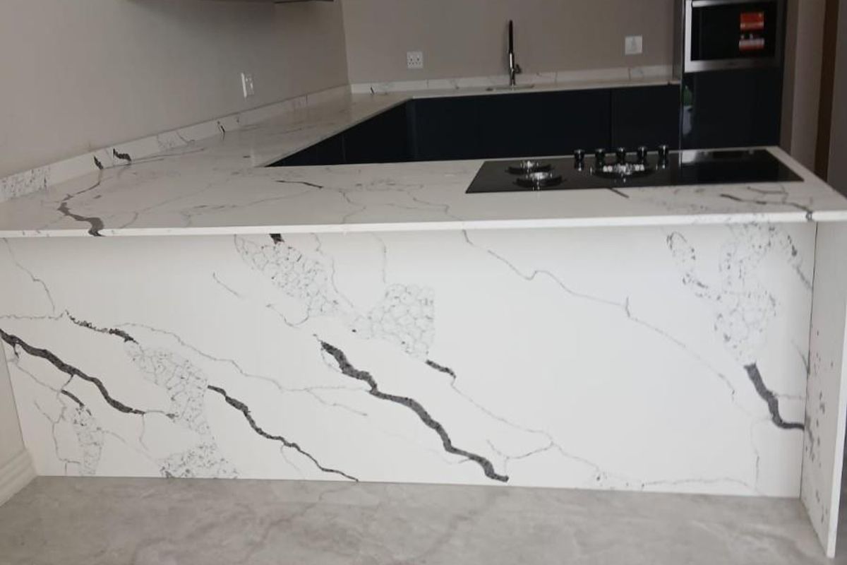 5 Bed Duplex To Rent in Hyde Park, Sandton - Photo 5