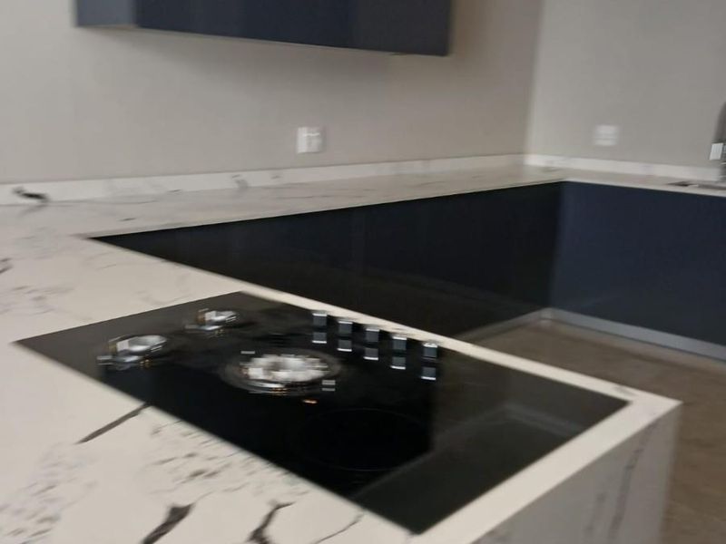 5 Bed Duplex To Rent in Hyde Park, Sandton - Photo 7