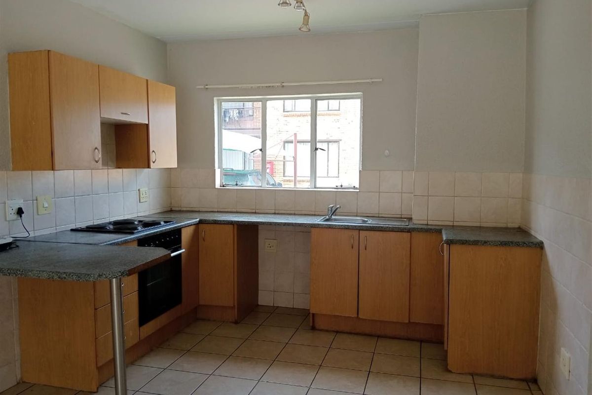 Apartment For Sale in Meredale, Johannesburg - Photo 4