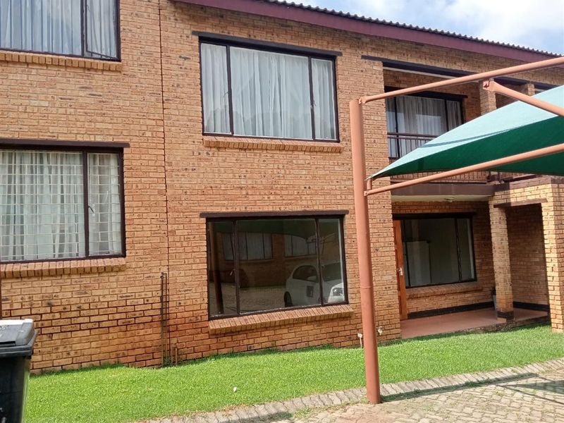 Apartment For Sale in Meredale, Johannesburg - Photo 3