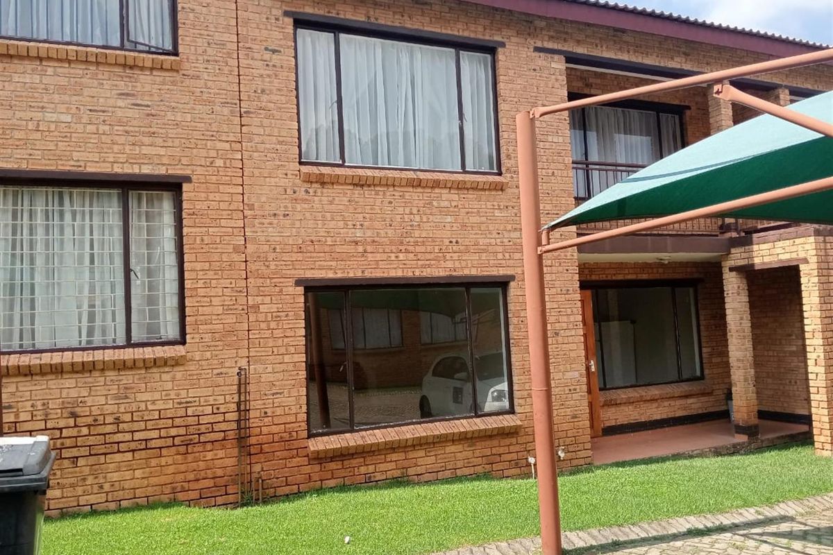 Apartment For Sale in Meredale, Johannesburg - Photo 3