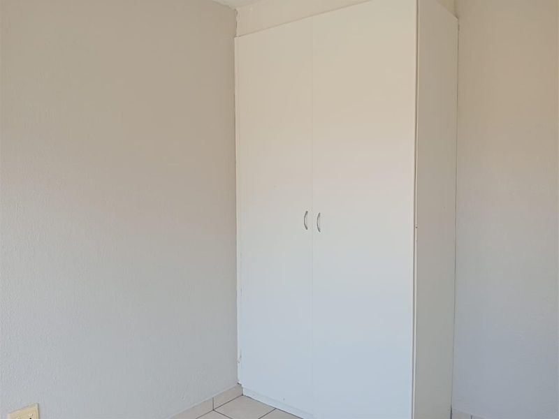 Apartment For Sale in Meredale, Johannesburg - Photo 10