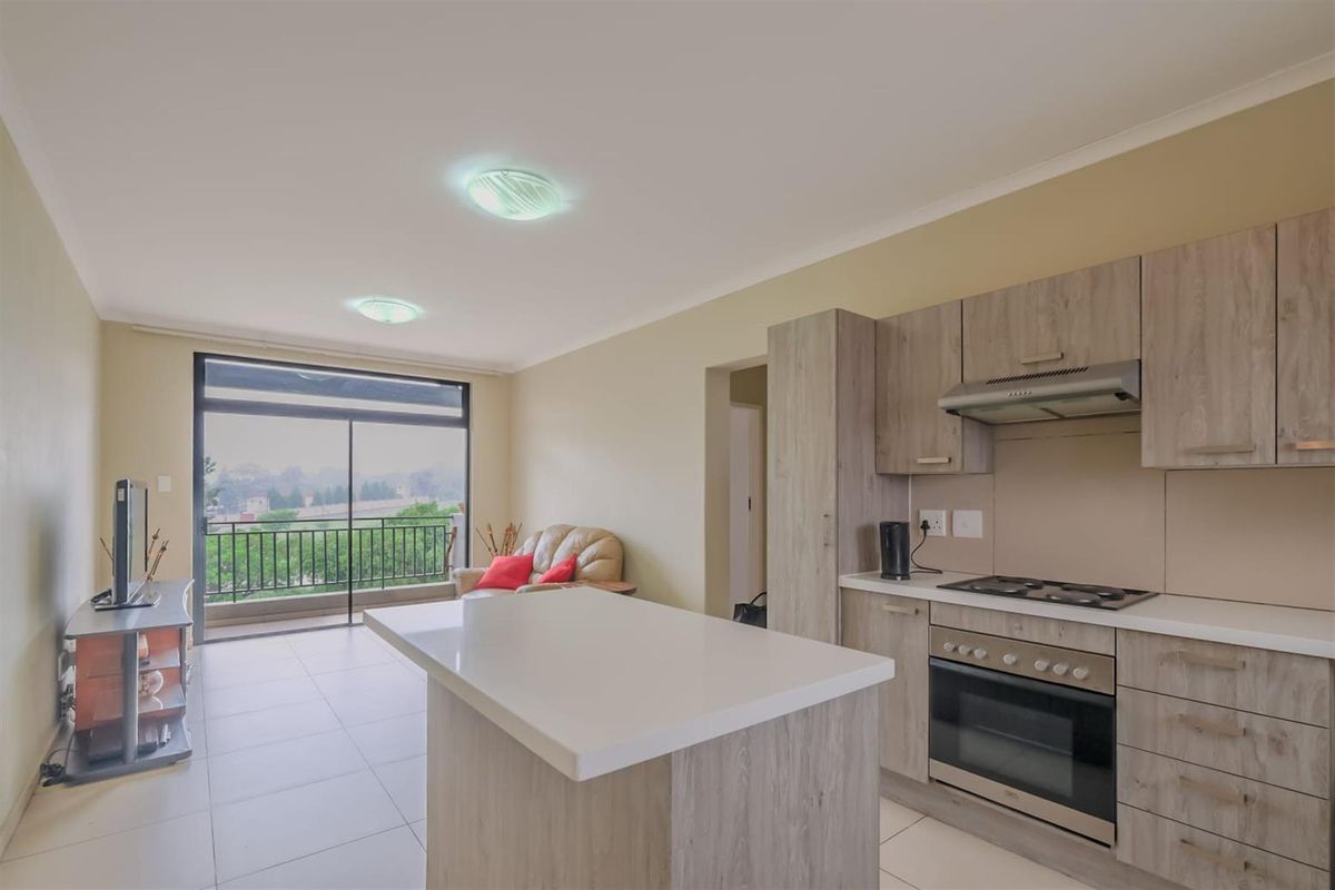 Apartment For Sale in Carlswald, Midrand - Photo 3
