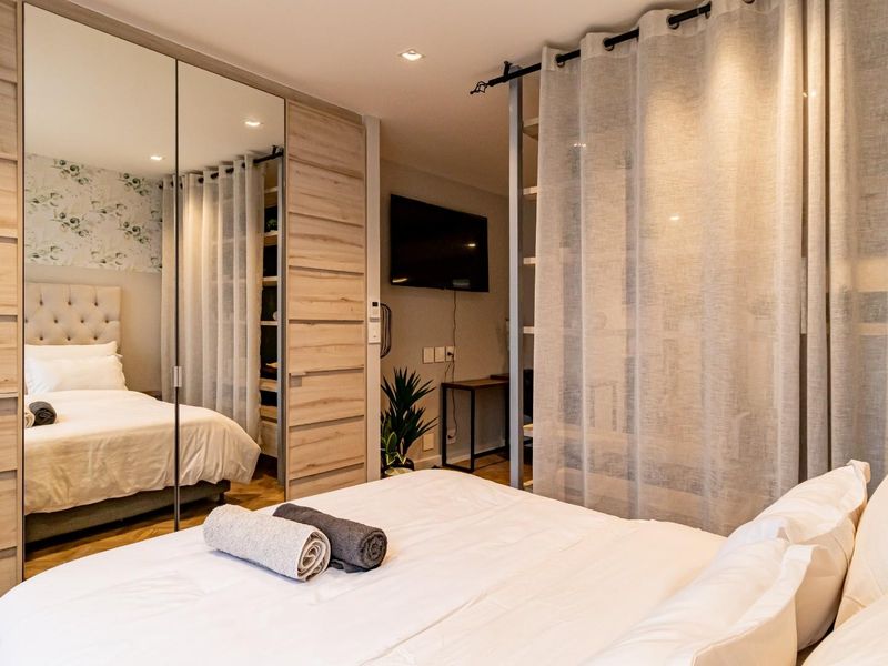 Apartment To Rent in City of Cape Town - Photo 10