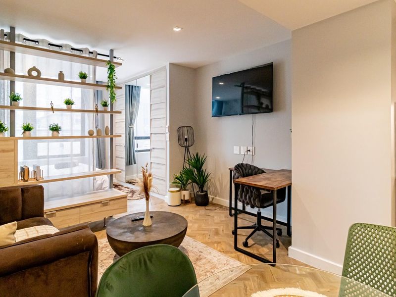 Apartment To Rent in City of Cape Town - Photo 9