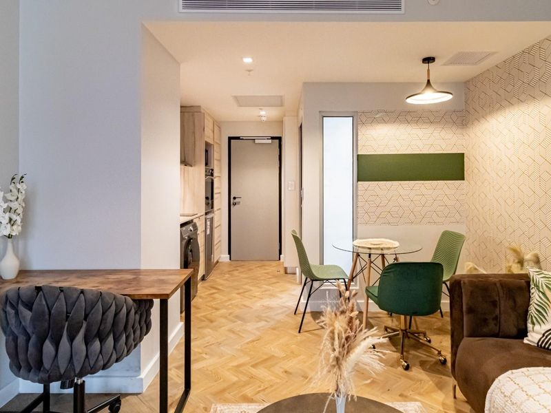 Apartment To Rent in City of Cape Town - Photo 8