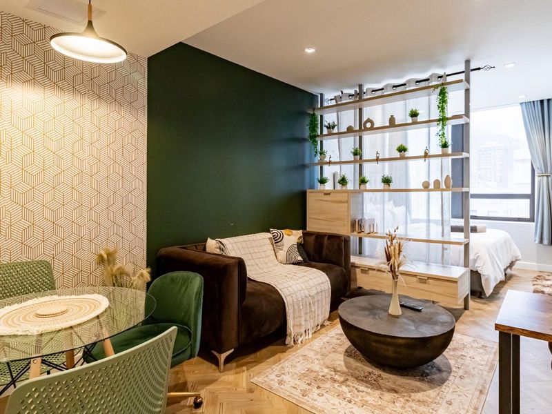 Apartment To Rent in City of Cape Town - Photo 2