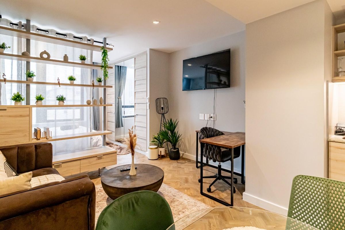 Apartment To Rent in City of Cape Town - Photo 3